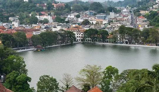 Hotel Izakaya Sakura Kandy 3*,  Sri Lanka